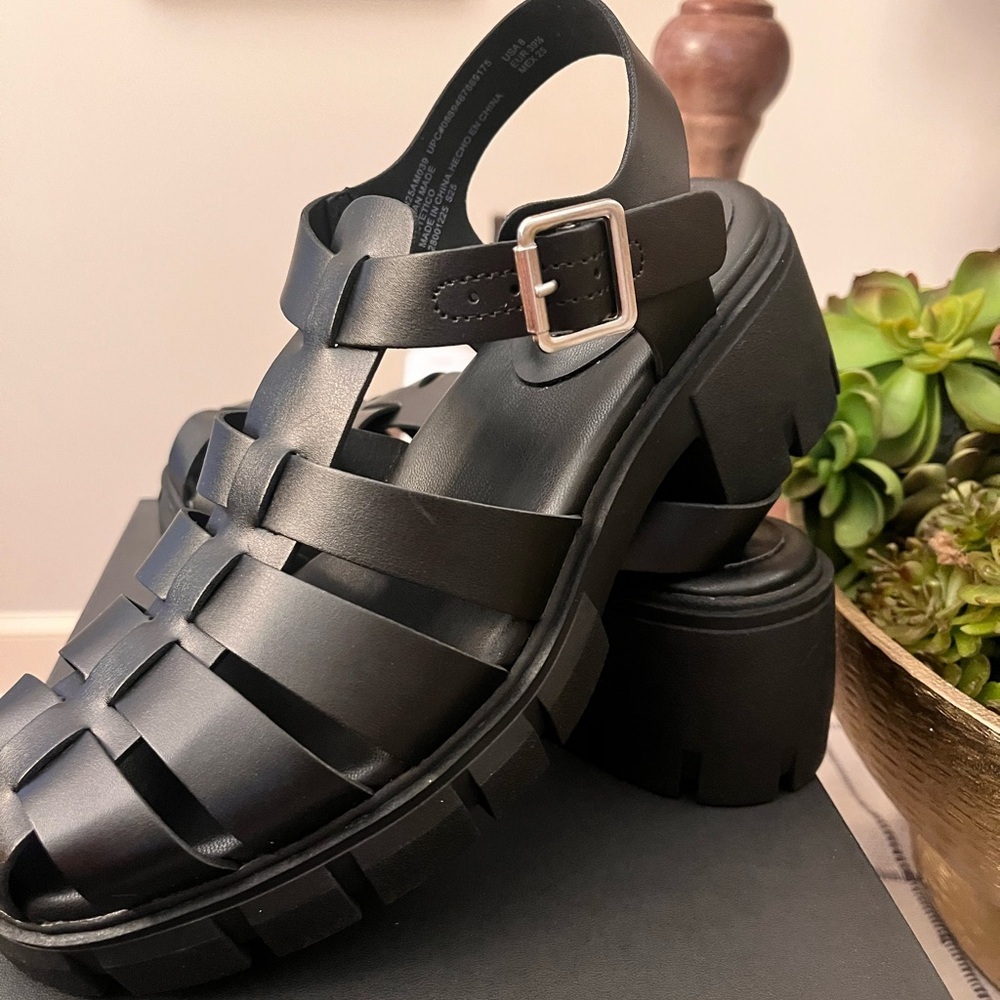 Madden NYC Black Platform Sandals NWT Women’s Size 8 Fall Perfect Trending - Picture 10 of 10